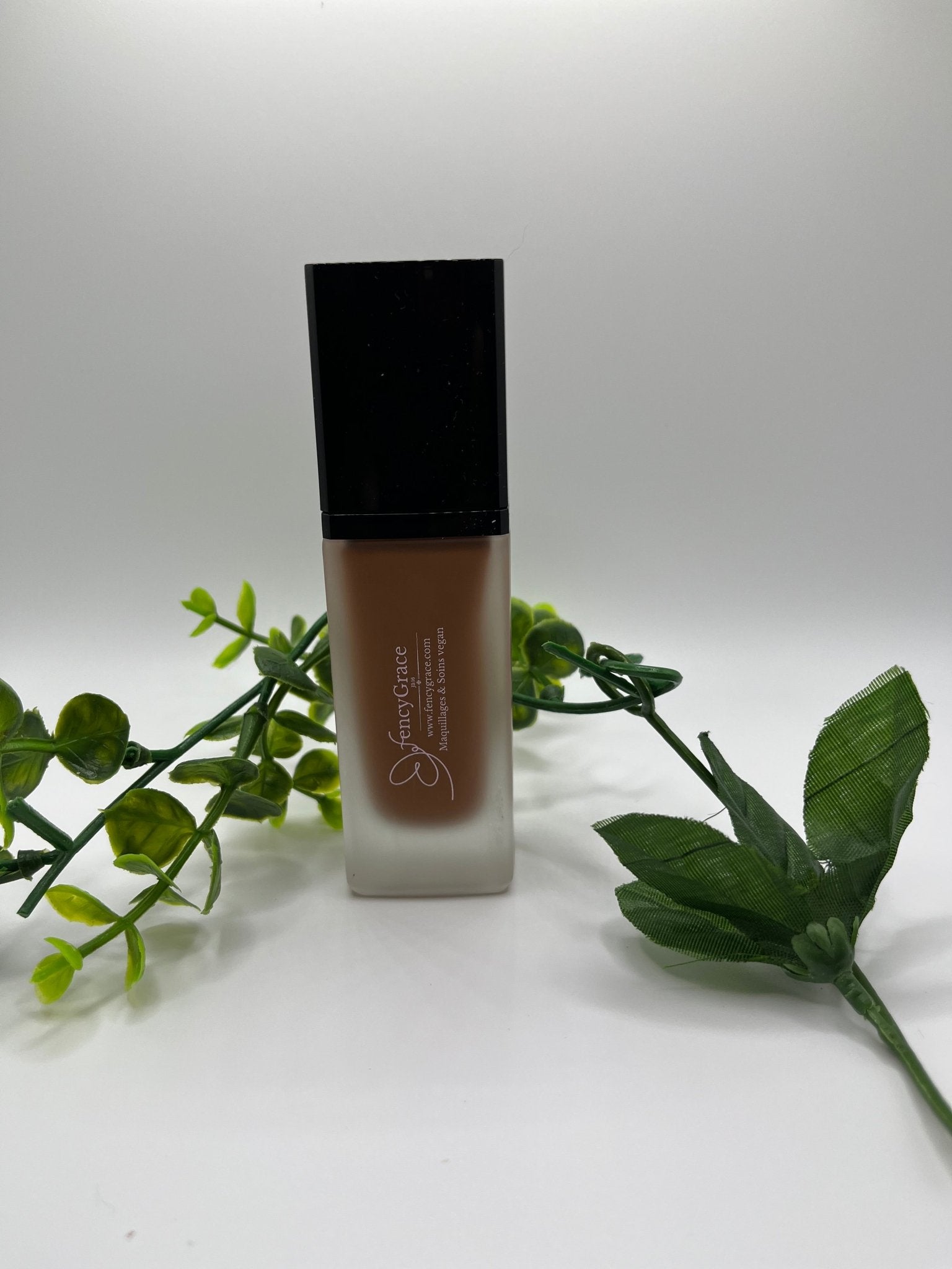 Fond de teint vegan hydratant FencyGrace - Miriam 101 Fond de teint vegan hydratant FencyGrace - Miriam 101