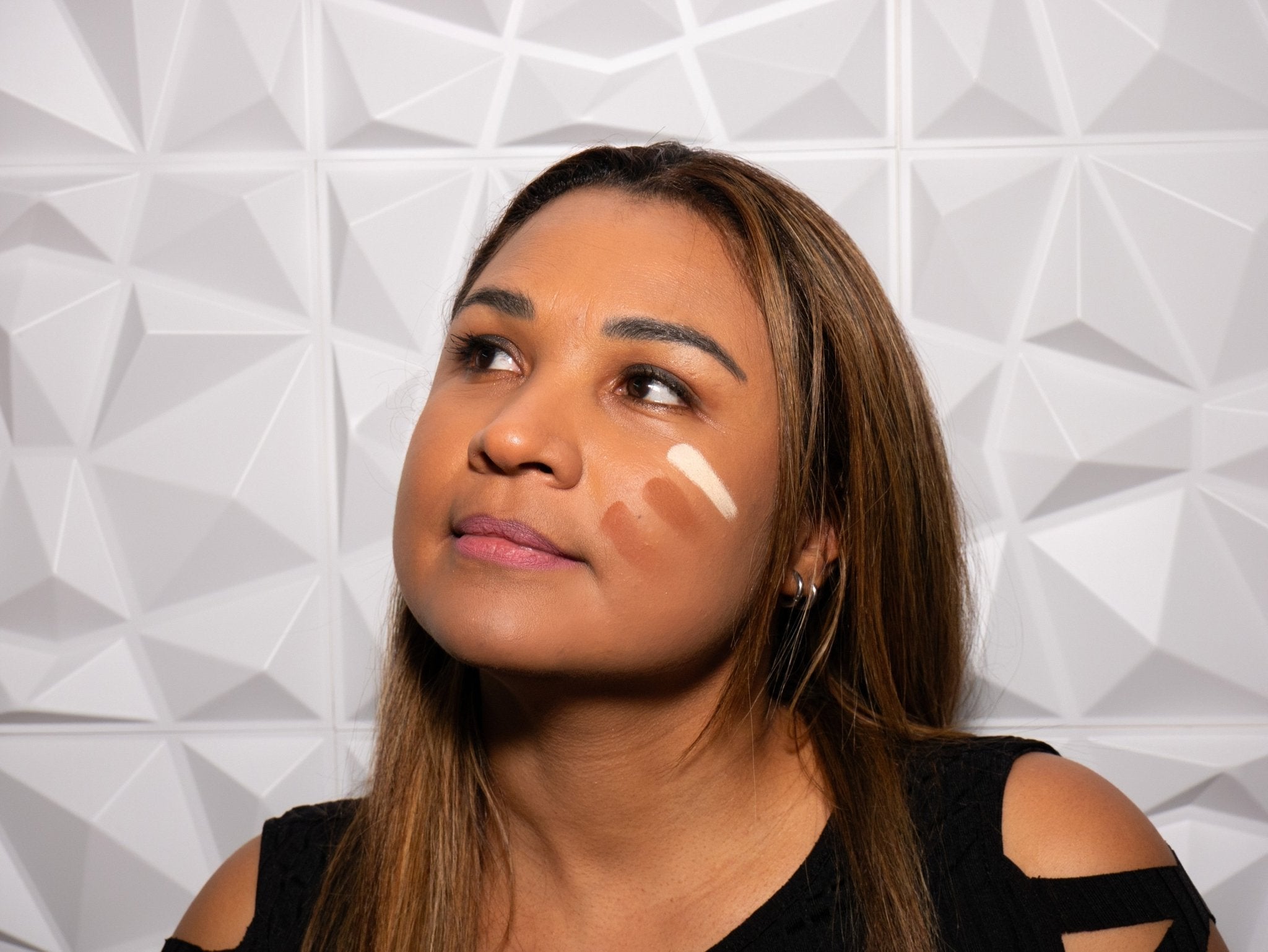 Fond de teint vegan hydratant FencyGrace - Brune 123 - couvrance naturelle -  fini lumineux - longue tenue Fond de teint vegan hydratant FencyGrace - Brune 123 - couvrance naturelle -  fini lumineux - longue tenue