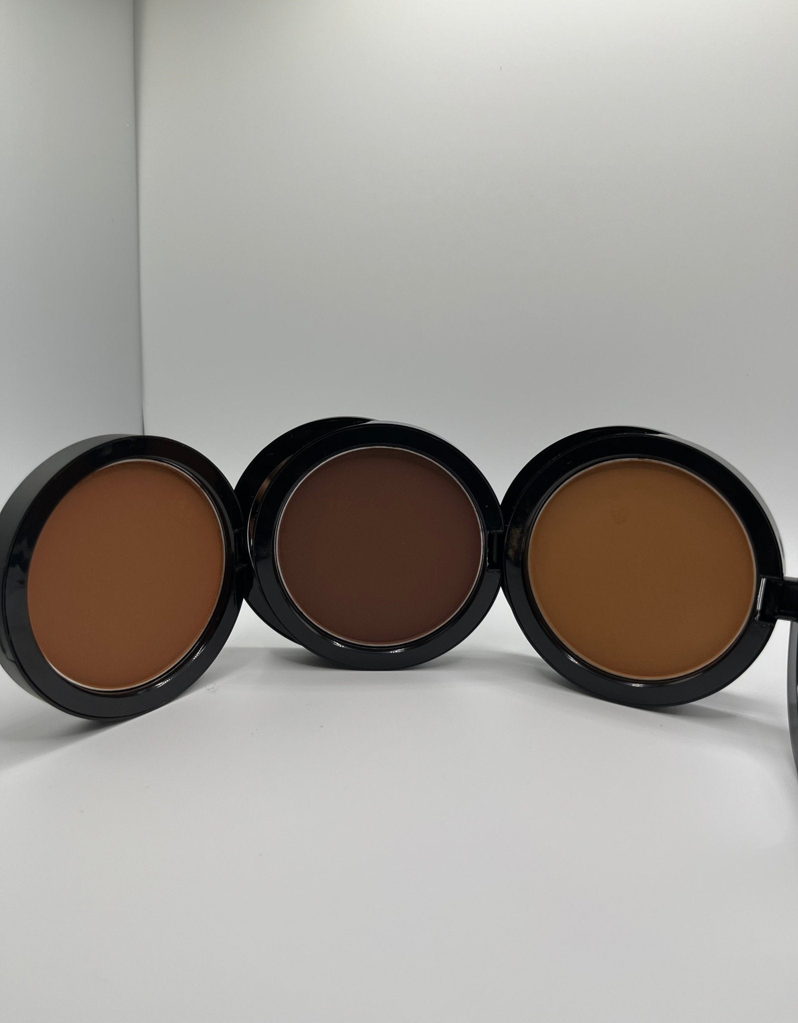 Poudre Compacte FencyGrace 100% Végane  - Anne 133 Poudre Compacte FencyGrace 100% Végane  - Anne 133