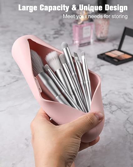 Travel Make Up Brush Holder Silicon (Pink x 1pc) *with minimum purchase of $250 & above (nett purchase exclude tax.)
