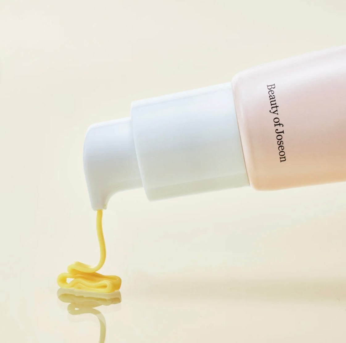 Texture of the Revive Eye Serum - a lightweight, fast-absorbing ginseng retinal eye cream