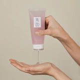 Texture of BOJ Red Bean Water Gel – lightweight gel formula
