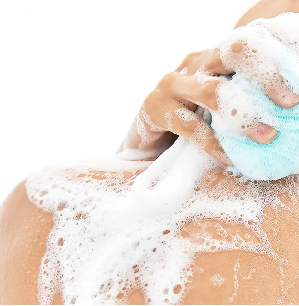 Clear chest blemishes and prevent redness with this daily use soothing body wash.