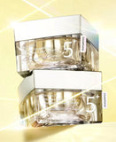 Smooth creamy texture of Numbuzin No. 5 Glutathione Dark Spot Cream for skin brightening.