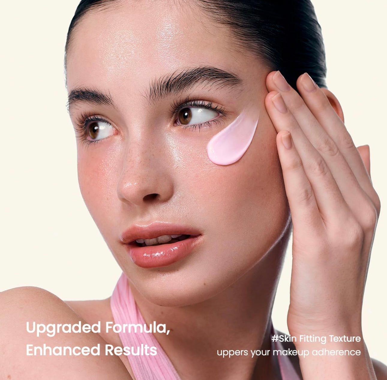 Close up texture of Biodance perfecting collagen peptide cream being scooped out, showing a rich yet smooth consistency.