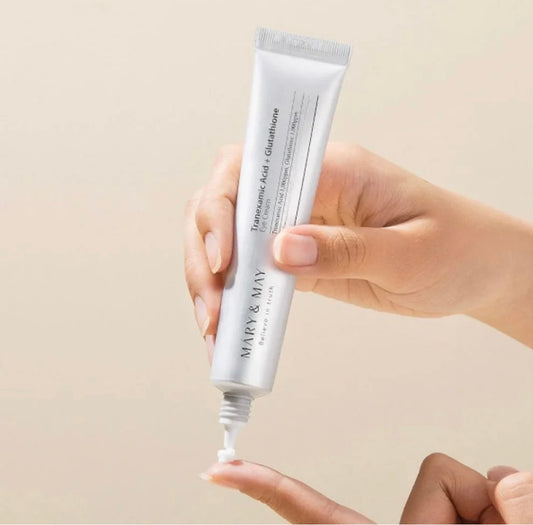 Smooth texture of Mary & May Tranexamic Acid Glutathione Eye Cream
